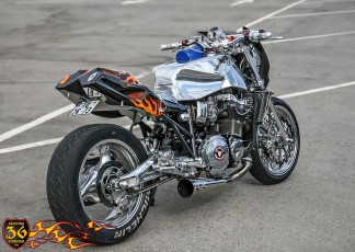 Custom Jean Pierre GSX R 1400 02